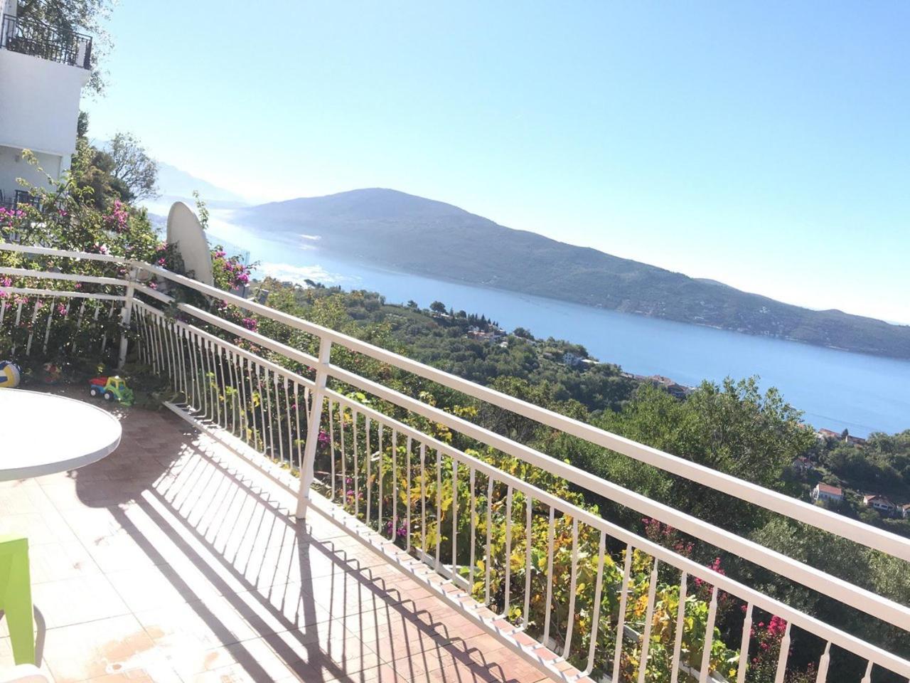 Magnificent Views Apartment แฮร์เซ็ก-โนวี ภายนอก รูปภาพ
